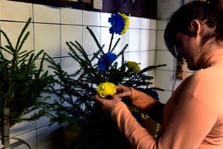 005 Préparation des fleurs en papier crépon